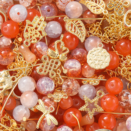 CRIMSON BEAD WITH ACCESSOCRIES