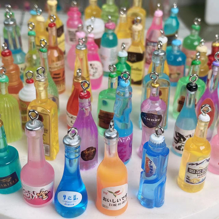 WINE BOTTLE CHARM