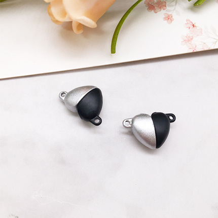 MAGNETIC LOVE CHARM
